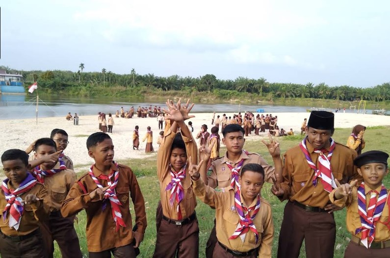 Outing Class Seru Kelas 7 MTs Fadhilah Riau: Belajar di Luar Kelas, Menyatu dengan Alam dan Pengalaman Baru