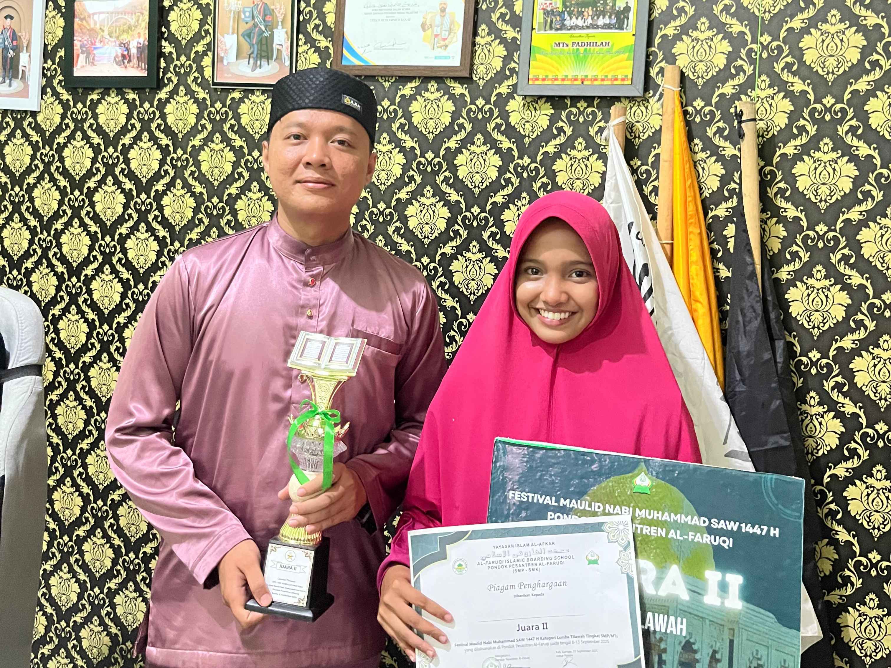 Juara 2 Lomba Tilawah Al Qur'an SE Riau Tingkat Pelajar MTs/SMP sederajat yang Di Taja Oleh Pondok Pesantren Al-Faruqi Pekanbaru 